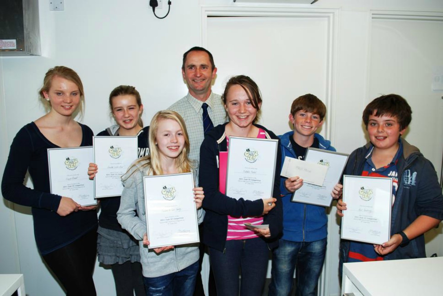The finalists with Andrew Payling: from left to right Freya, Amelia, Emma, Andrew Payling, Natalie, Elliot and Ben